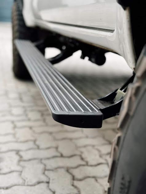 D.A.G | LC 79 Series electric side steps (Single Cab)