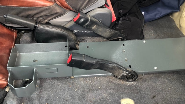 D.A.G | LANDCRUISER 79 Center 8L FRIDGE BRACKET SINGLE CAB